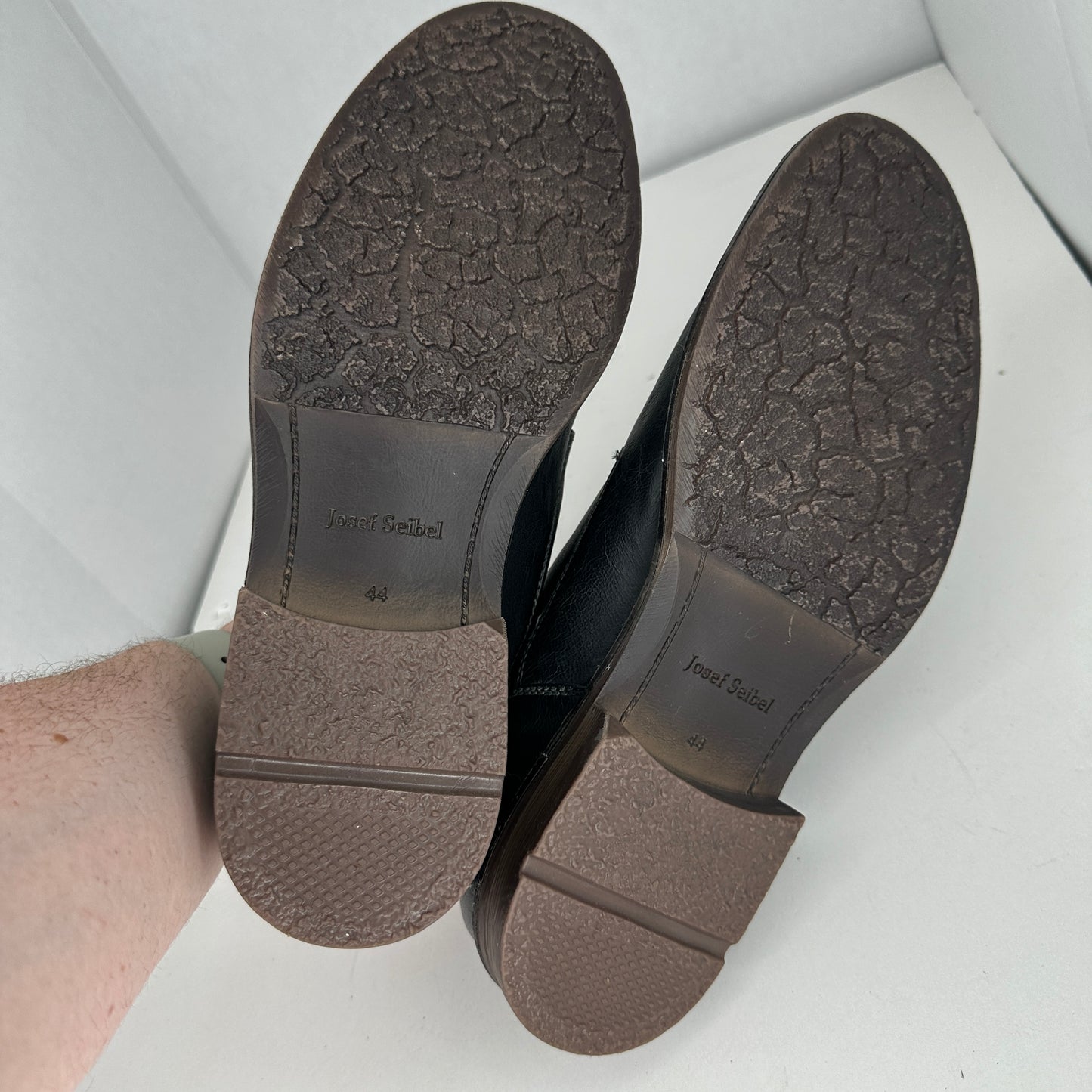 Josef Seibel Earl 05 Black-Brown Oxford Loafers Pointed Toe Cap Leather Outter Rubber Outsole Luxurious