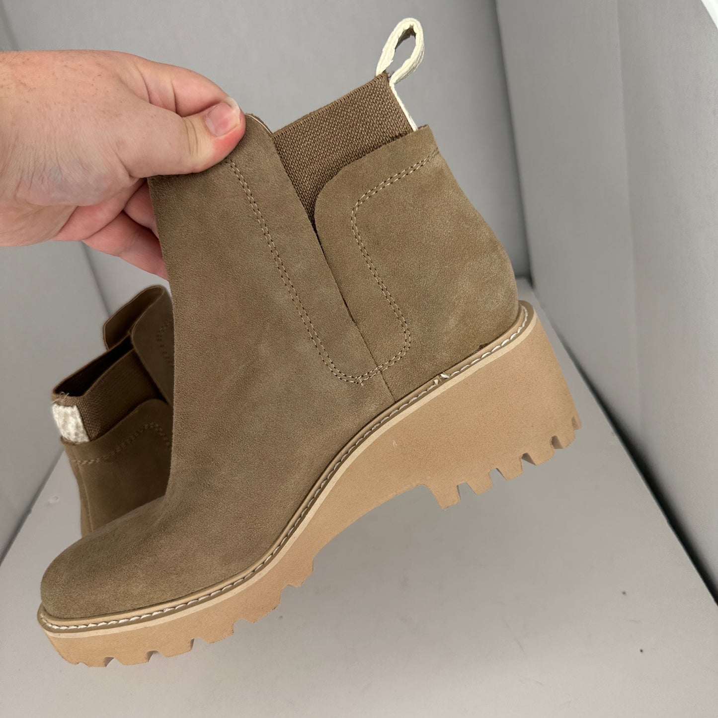 Dolce Vita H2O Suede Boots Beige Combat Style Boots Slip On Suede Cap Toe Pump