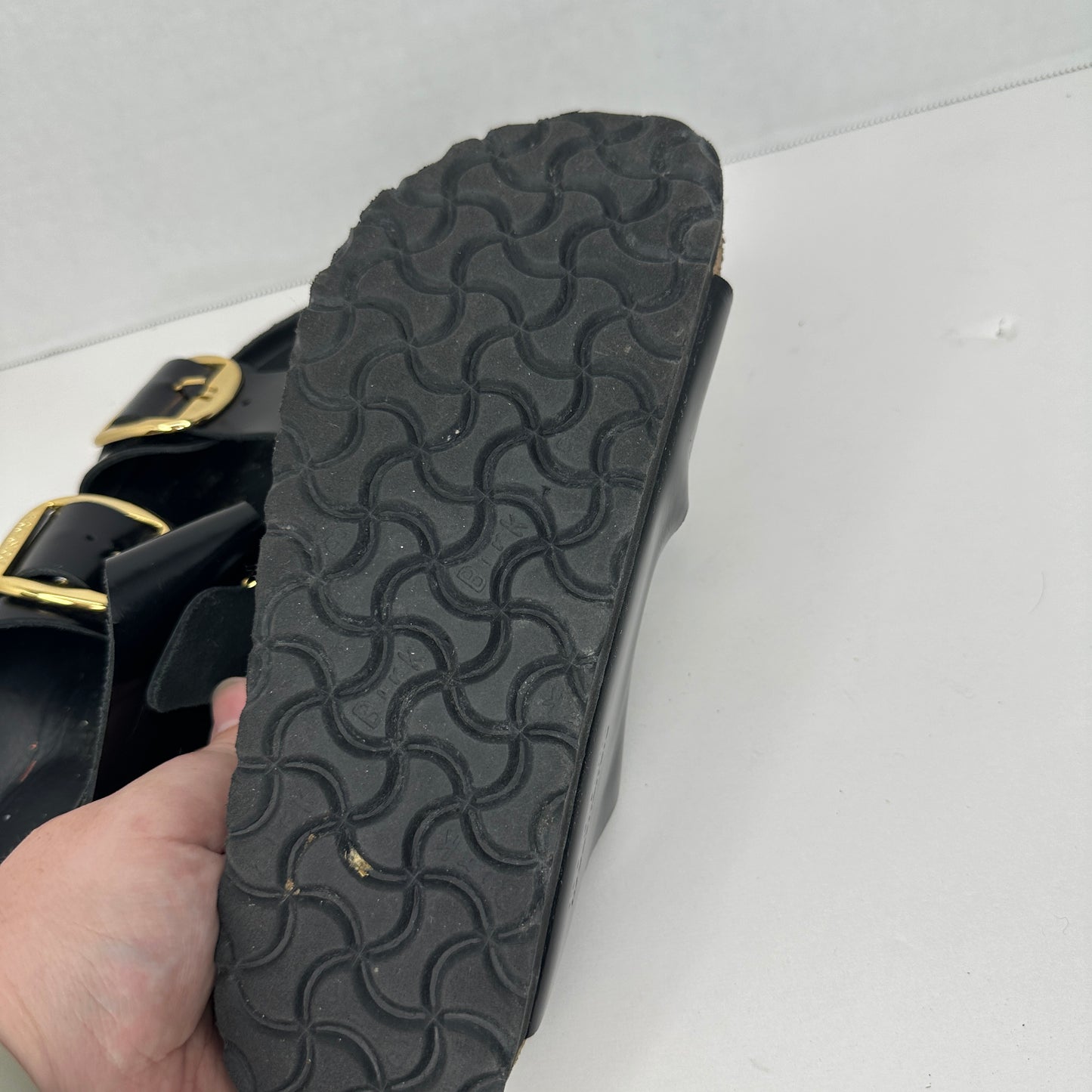 Birkenstock Arizona Sandals Black and Gold Lightweight Slip On Adjustable Straps 2 Straps Flats