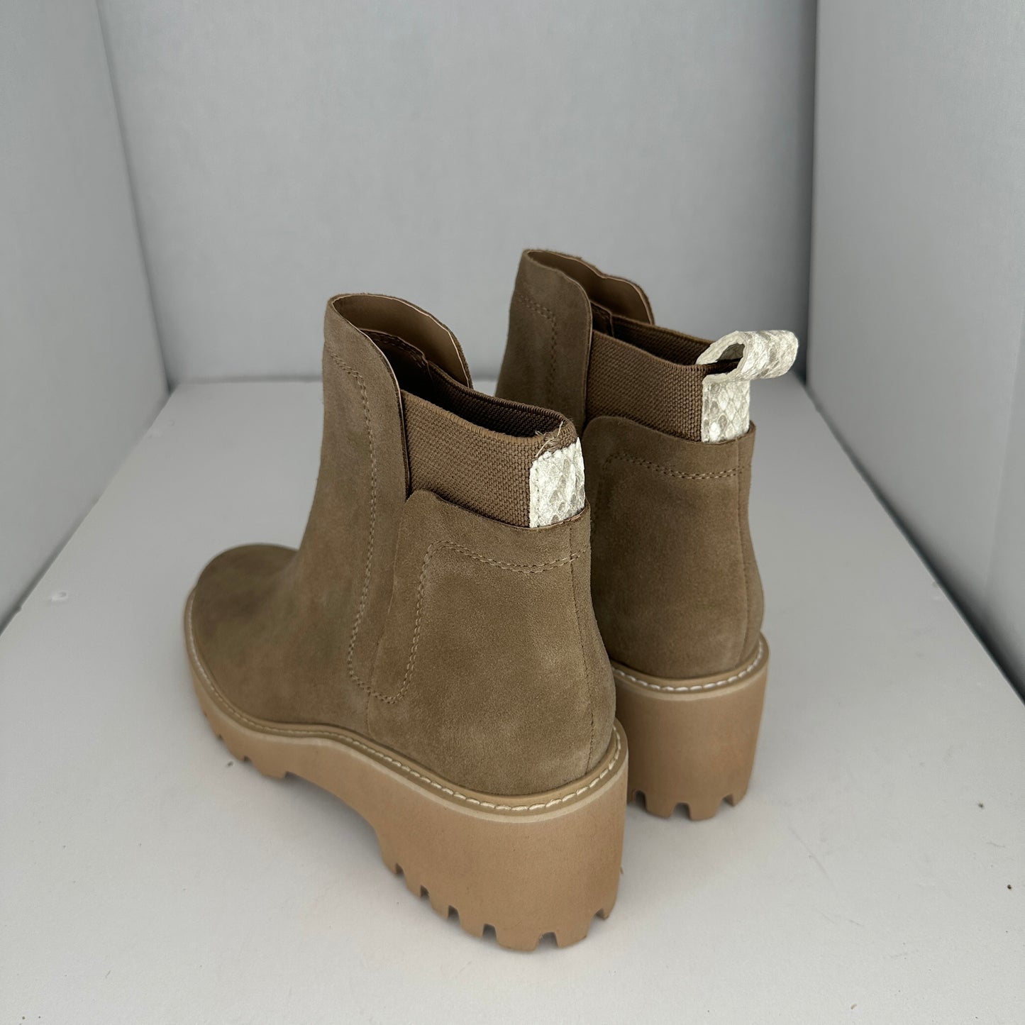 Dolce Vita H2O Suede Boots Beige Combat Style Boots Slip On Suede Cap Toe Pump