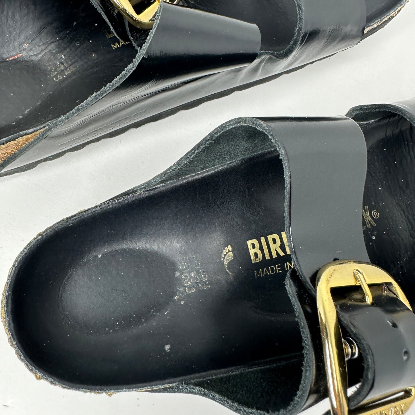 Birkenstock Arizona Sandals Black and Gold Lightweight Slip On Adjustable Straps 2 Straps Flats