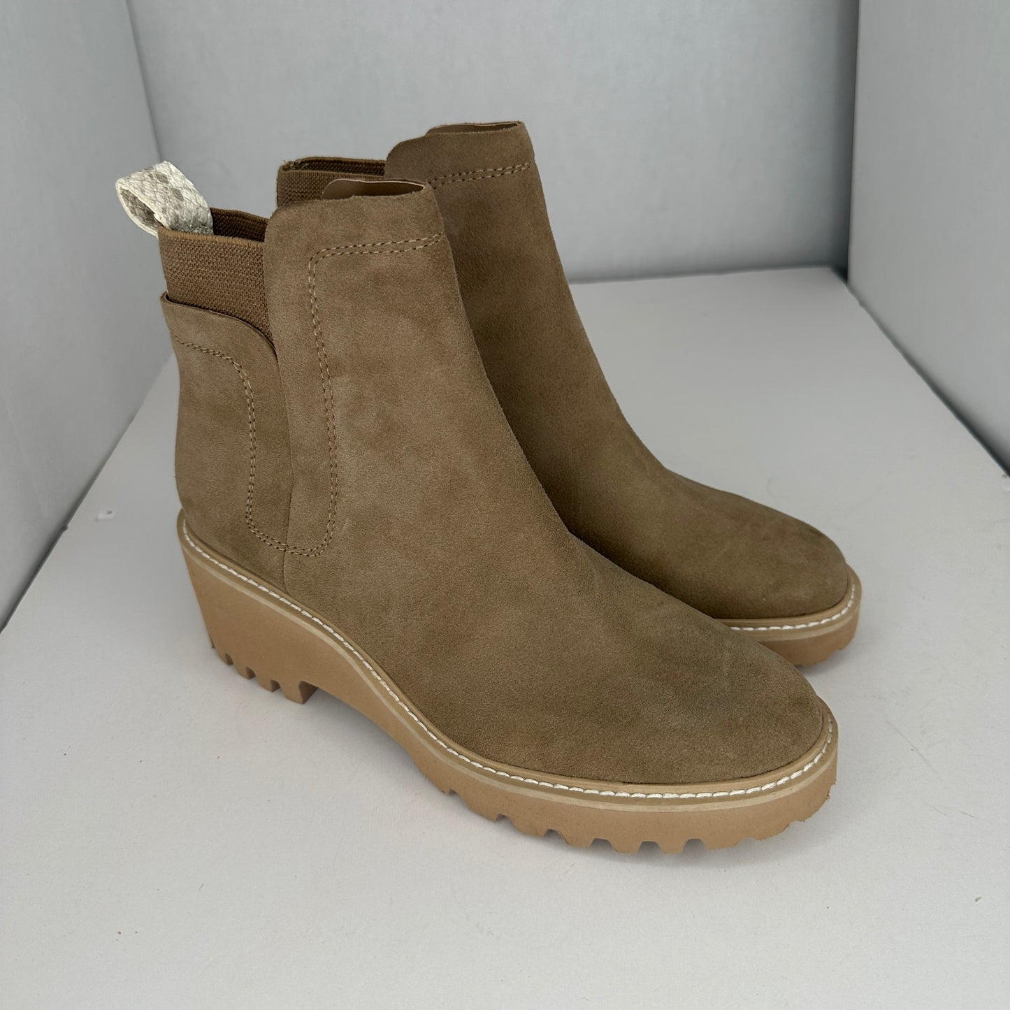 Dolce Vita H2O Suede Boots Beige Combat Style Boots Slip On Suede Cap Toe Pump