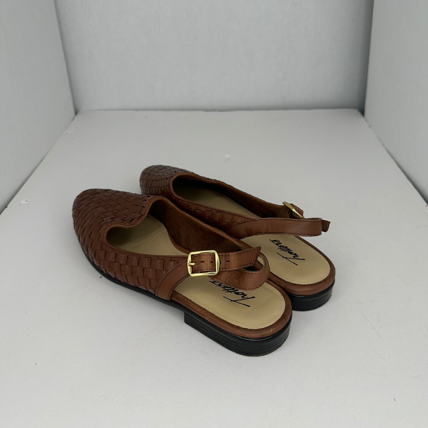 Trotters Lena Flats Brown Lightweight Pointed Cap Toe Wicker Look Leather Slip On Adjustable Strap