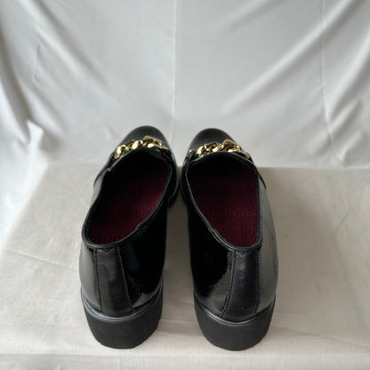 Munro Shoes Black/Gold Slip On Limited Edition Discontinued Leather Decorative Chain Accent Textured Leather