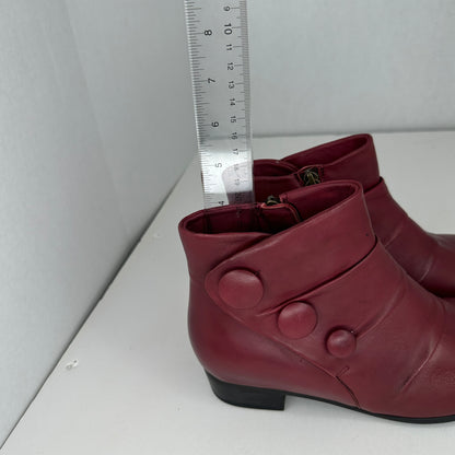 Trotters Mila Booties Burgundy Red Ankle High Button Accents Side Zipper Toe Cap Lightweight