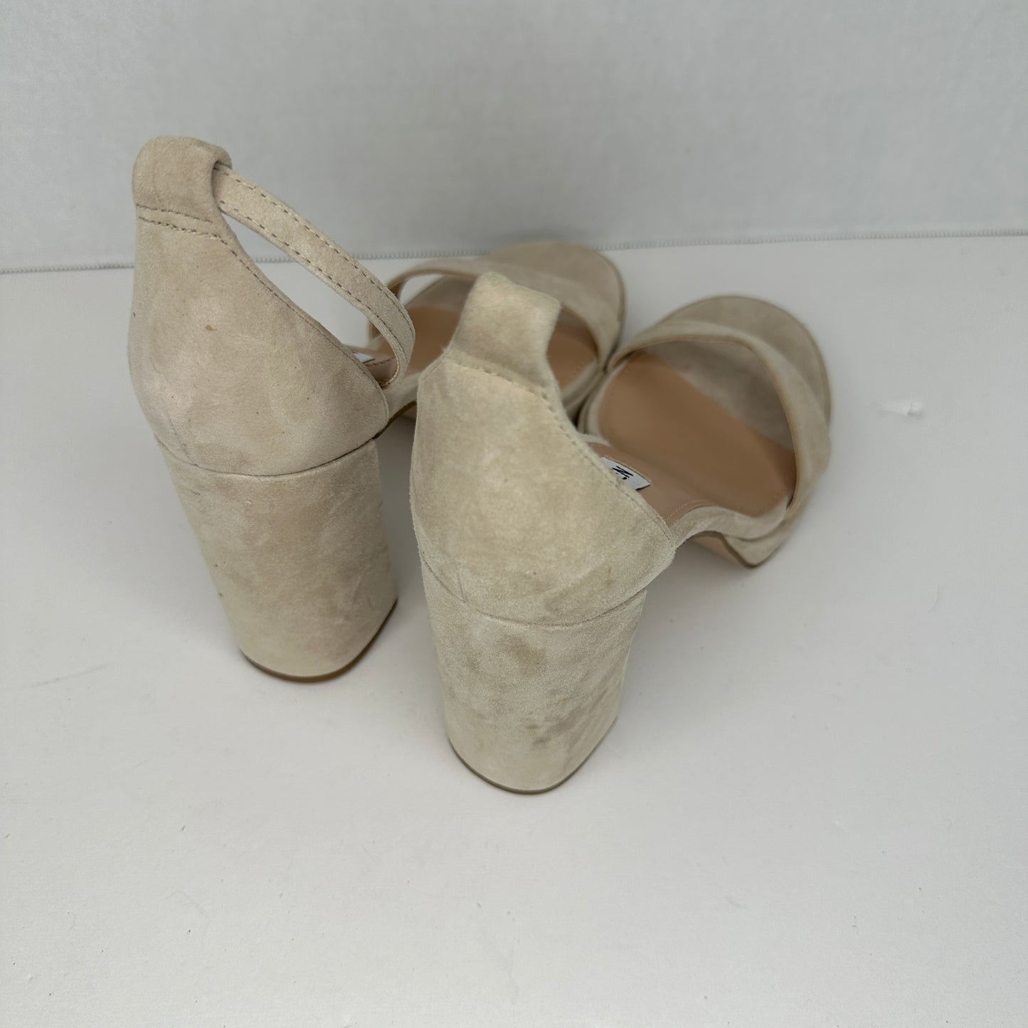 Steve Madden Susan Beige Adjustable Strap Suede Leather Adjustable Ankle Strap (only one) 4" Platform Heel Manmade