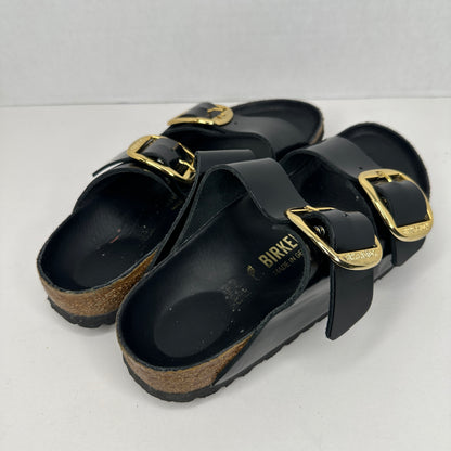 Birkenstock Arizona Sandals Black and Gold Lightweight Slip On Adjustable Straps 2 Straps Flats